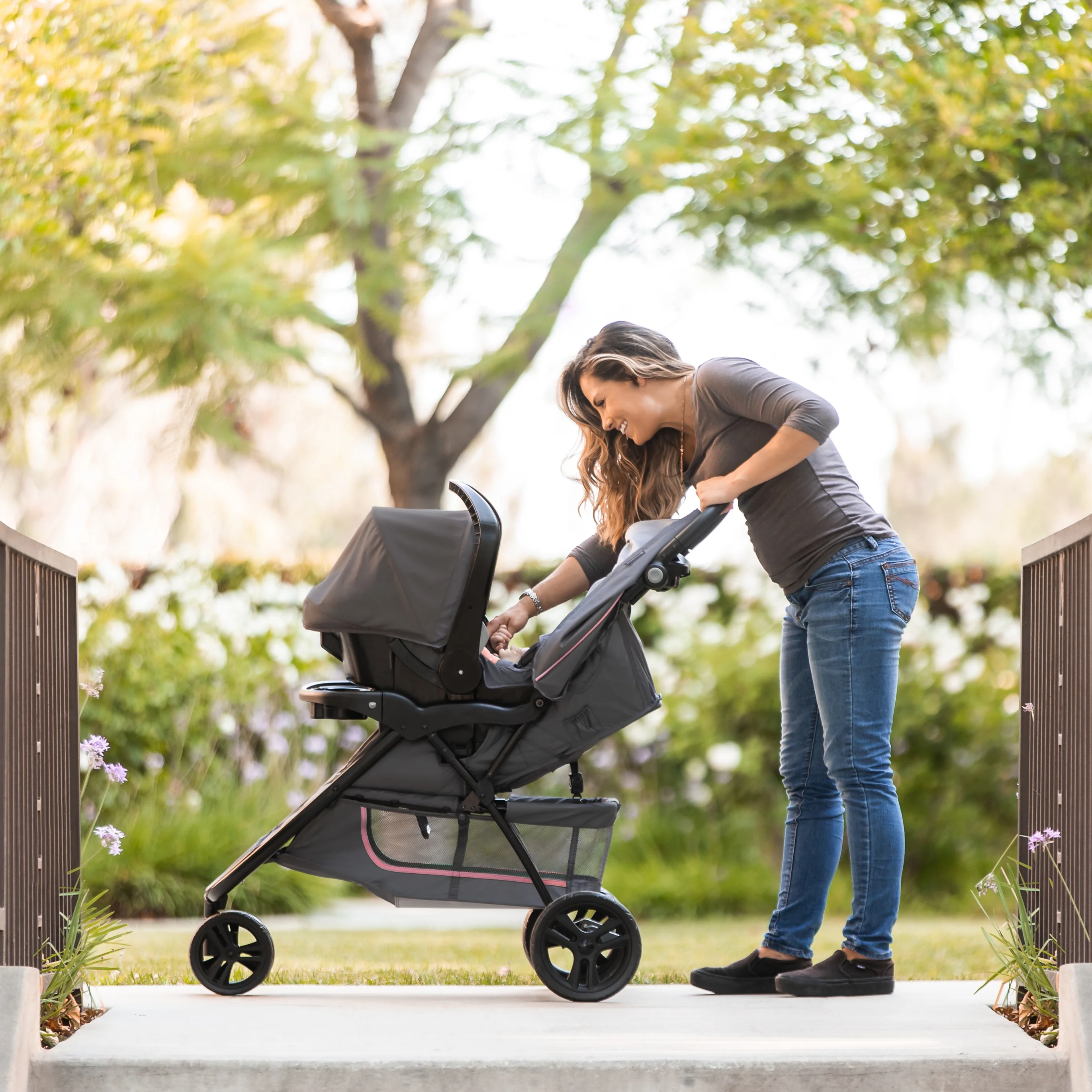 Baby Trend EZ Ride Travel System (with EZ-Lift 35 Infant Car Seat)